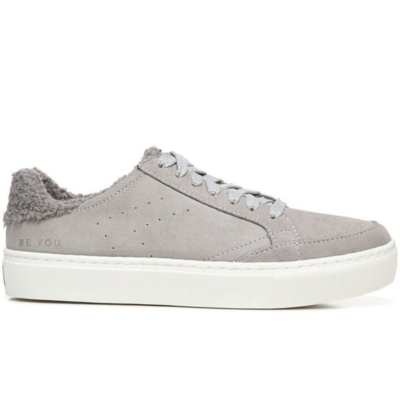 🆕Dr. Scholl's All in Cozy Faux Shearling Sneaker in Soft Grey - Picture 3 of 4